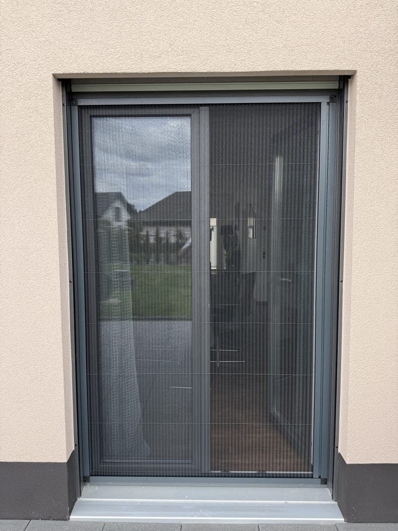 Plissee-Insektenschutztür am Terrassenausgang